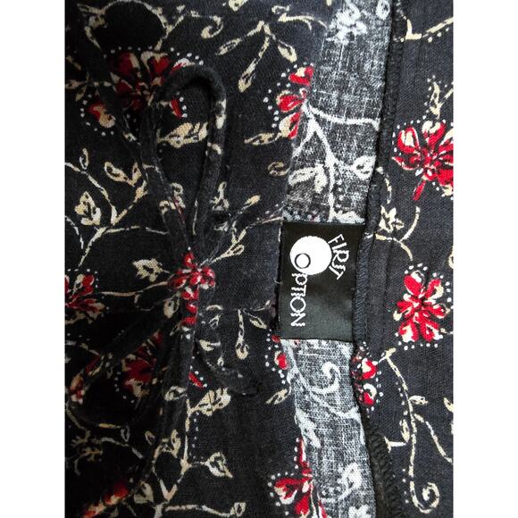 Size 10 First Option Floral Capris - Picture 6 of 6